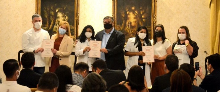 Certificação profissional foi entregue aos 25 alunos em solenidade no Palácio dos Leões