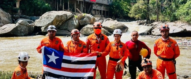Atuação de bombeiros militares do Maranhão em Petrópolis