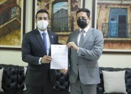 Cooperação possibilitará capacitação de profissionais da esfera pública e iniciativa privada