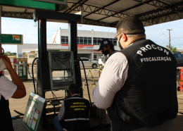 Procon investiga se aumento do preço da gasolina anunciados nos postos é abusivo