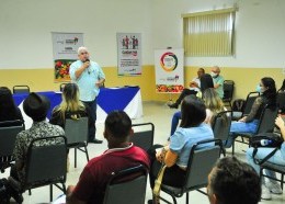 Curso capacita nutricionistas e representantes das entidades beneficiadas pelo Banco de Alimentos e Cozinha Comunitária (Foto: Divulgação)