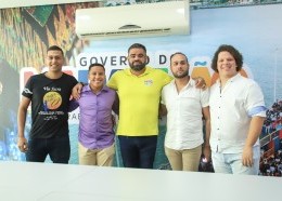 Paulo Victor (de camisa amarela) alinhou detalhes para a realização da Via Sacra com representantes do Grupo Grita e com o vereador Raimundo Penha (de camisa lilás).