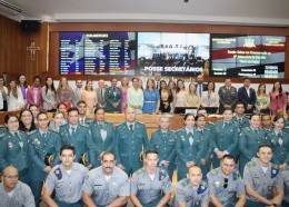 Sessão solene na Assembleia Legislativa de homenagem à Patrulha Maria da Penha.